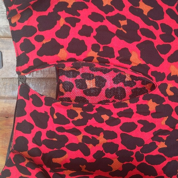 Zara Basic Black and Red Leopard Print Blouse w/ Draped Sleeves - Women's Medium - Picture 7 of 8